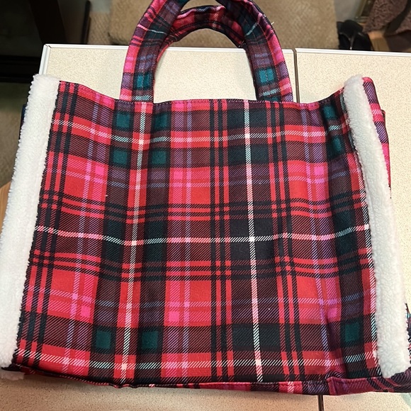 NWT Victoria’s Secret Tote 2022 - Picture 2 of 4